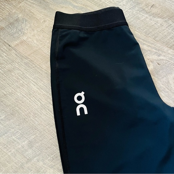 On Cloud Black Training Tights - Picture 2 of 4